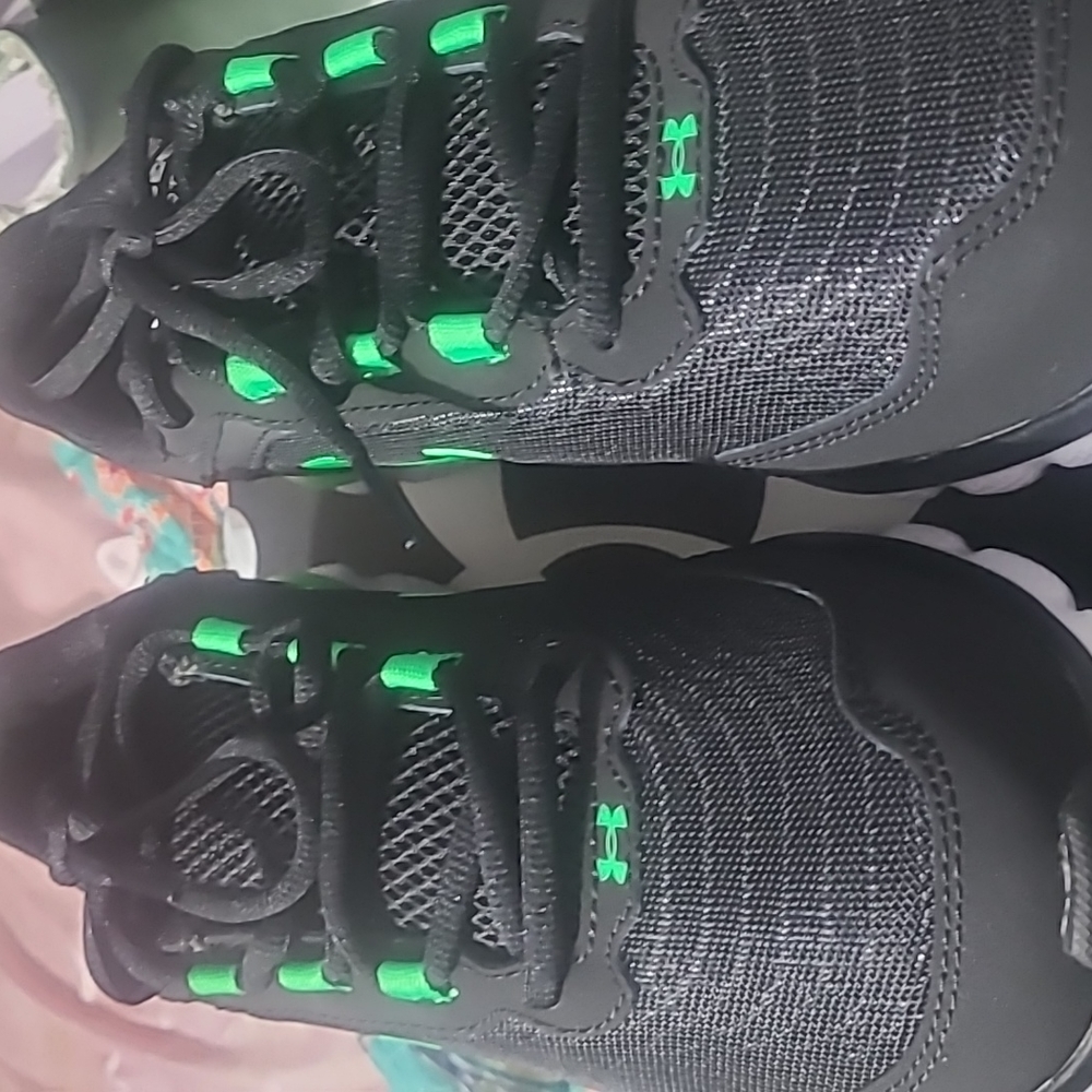 Under Armour Men's Charged Assert 9 Running Shoe.size 10